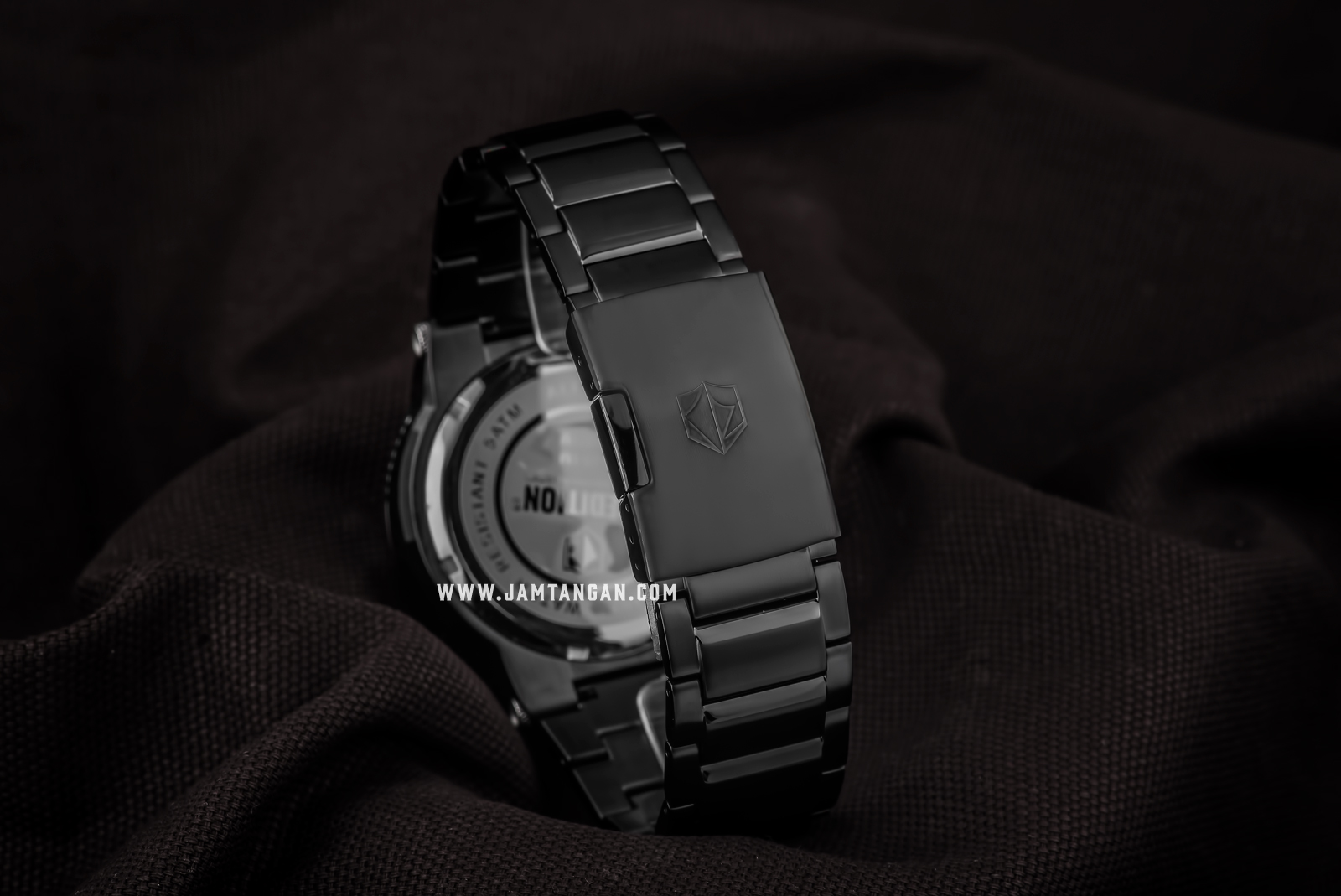 Expedition E 6751 MC BEPBA Chronograph Men Black Dial Black Stainless Steel Machtwatch